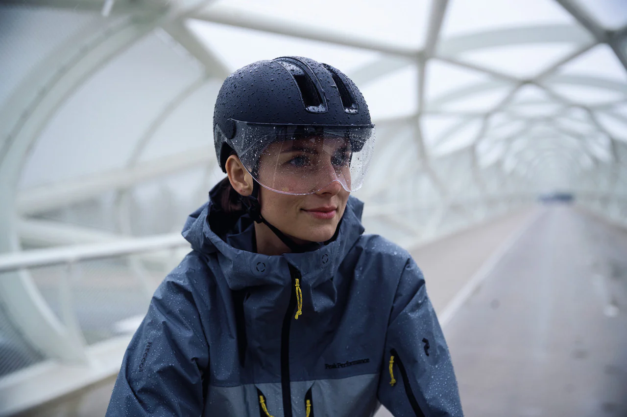 ABUS Hud-Y ACE Urban Helmet in Velvet Black - Image 4