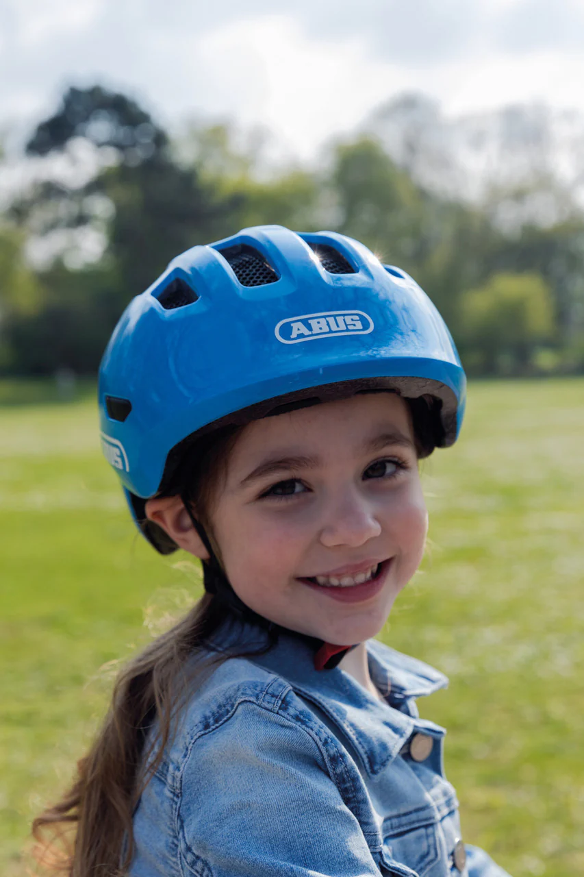 ABUS Smiley 3.0 Kids Leisure Bicycle Helmet in Shiny Blue - Image 2