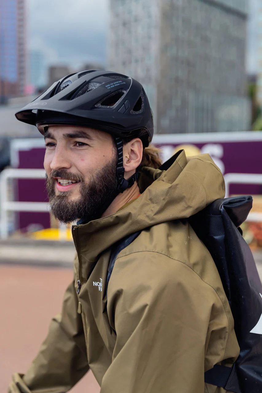 ABUS Urban-I 3.0 MIPS Urban Helmet in Velvet Black - Image 4