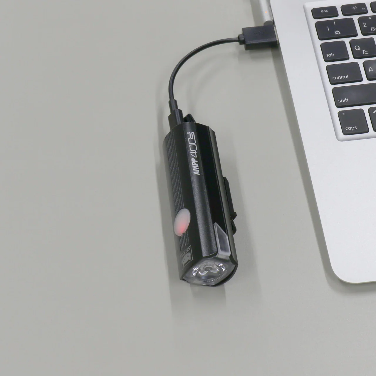 Cateye AMPP 400S USB-C Rechargeable Front Bicycle Light | MTB ROAD GRAVEL - Image 5