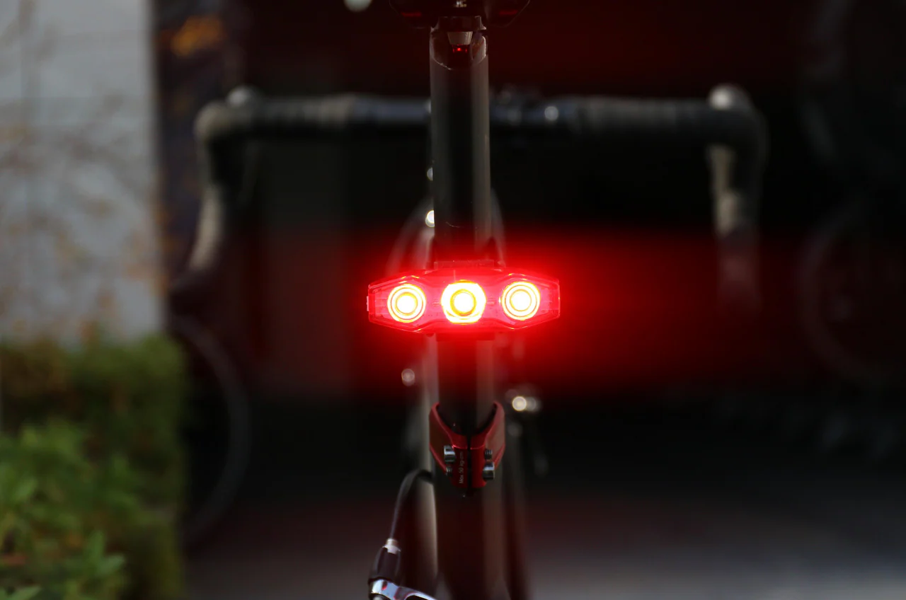 CatEye AMPP 900 / VIZ 300 USB-C Rechargeable Bicycle Light Set | ROAD GRAVEL MTB - Image 5