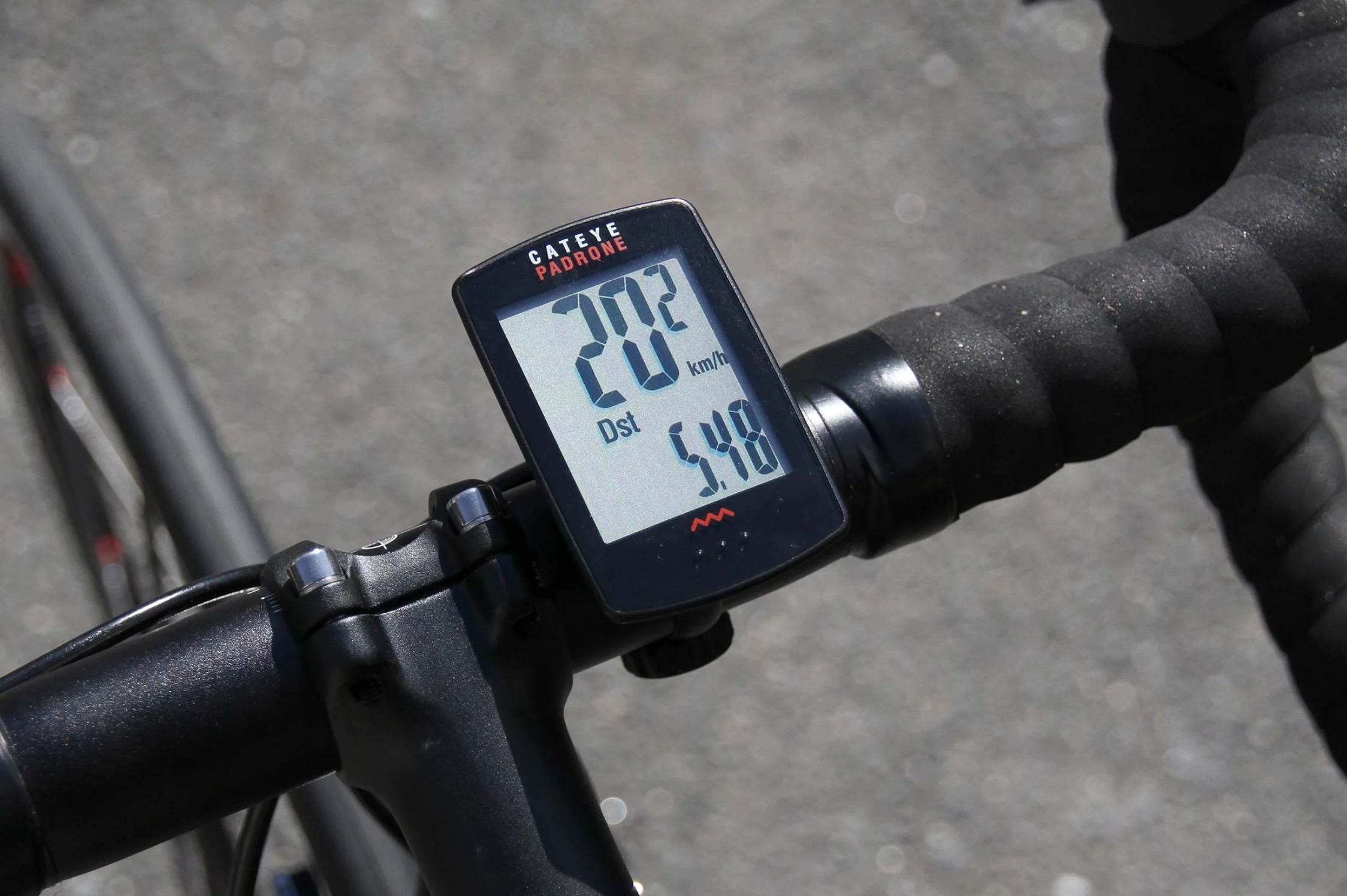 CatEye Padrone Wireless Large Screen 8 Function Cycling Bike Computer - Black - Image 3