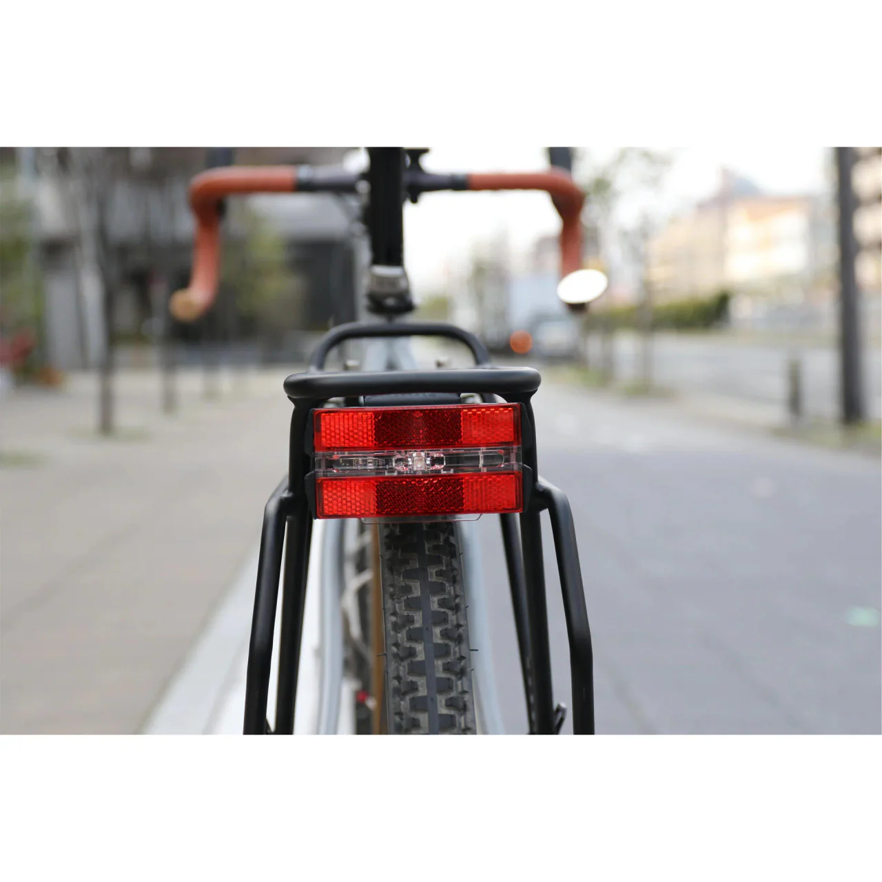 Cateye Reflex Rack AA Battery Rear Bicycle Light | GRAVEL ROAD - Image 4