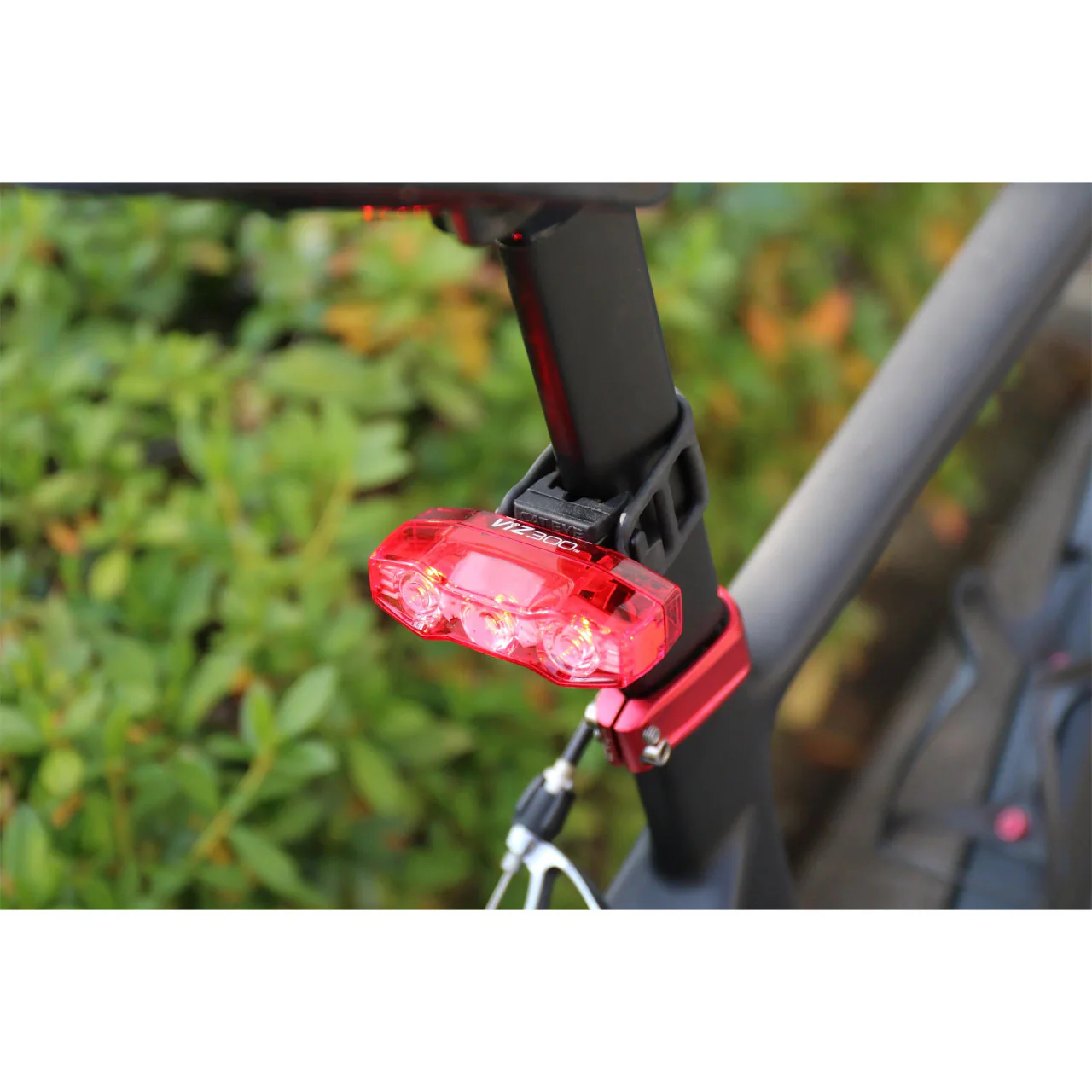 CatEye Viz 300 USB-C Rechargeable Rear Bicycle Light | MTB ROAD GRAVEL - Image 2