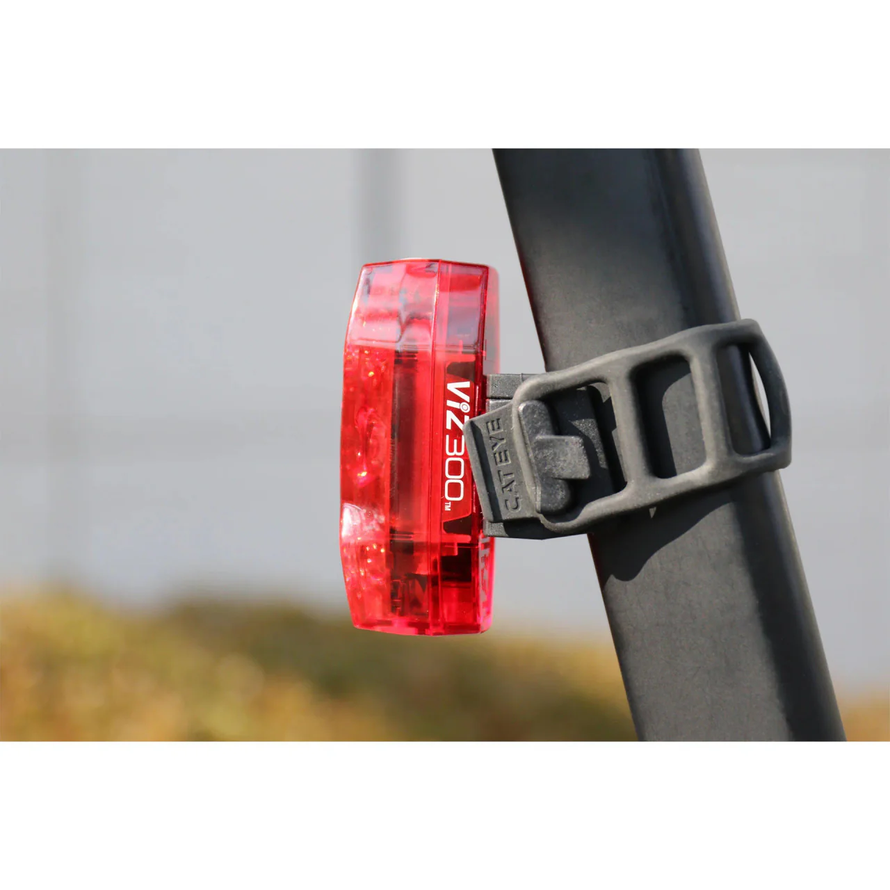 CatEye Viz 300 USB-C Rechargeable Rear Bicycle Light | MTB ROAD GRAVEL - Image 4
