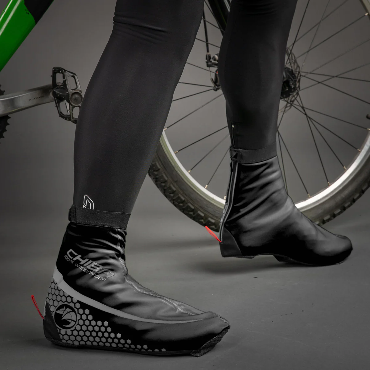 Chiba Race Waterproof Windproof Cycling Overshoes In Black - Image 4