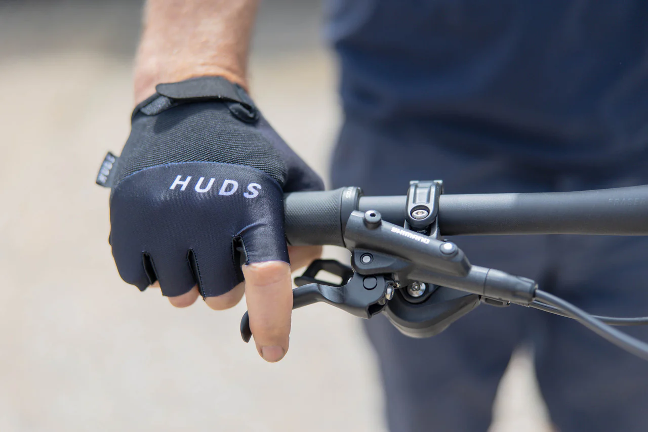 HUDS Fingerless Cycling Mitts In Black Road, Gravel and MTB - Image 2