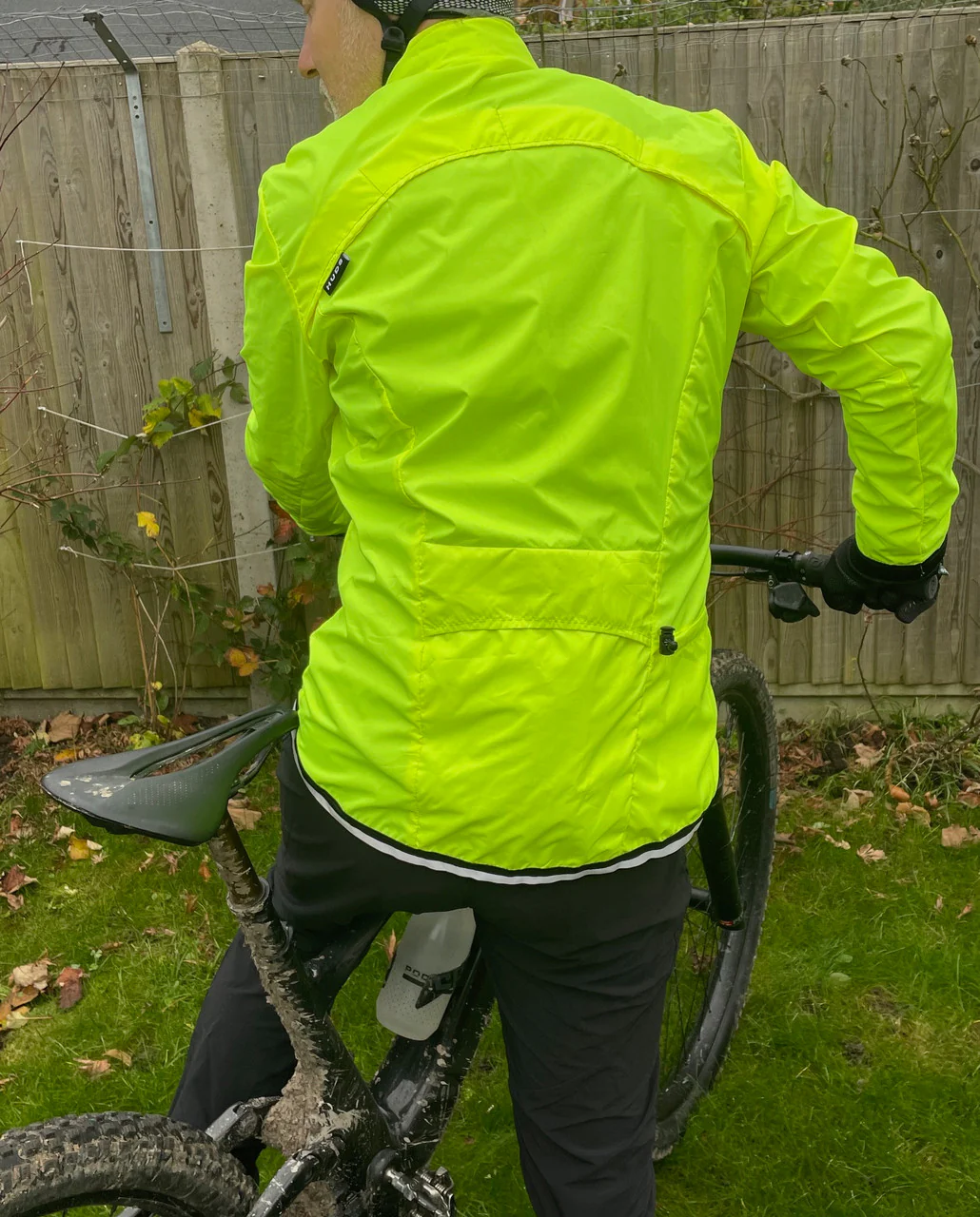 HUDS Super Waterproof Packable Lightweight Unisex Jacket 140g - Image 8
