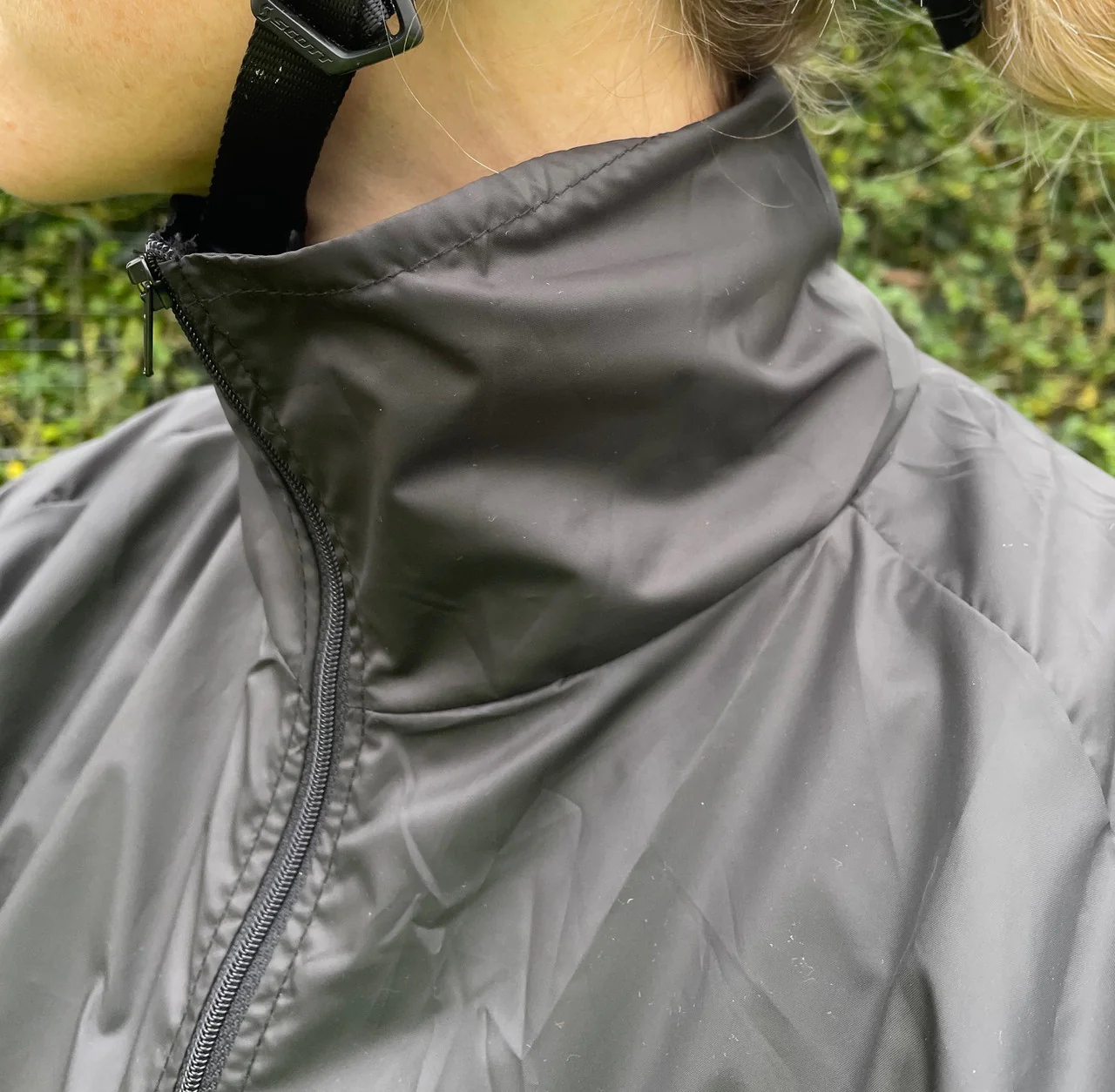 HUDS Super Waterproof Packable Lightweight Unisex Jacket 140g In Black - Image 4