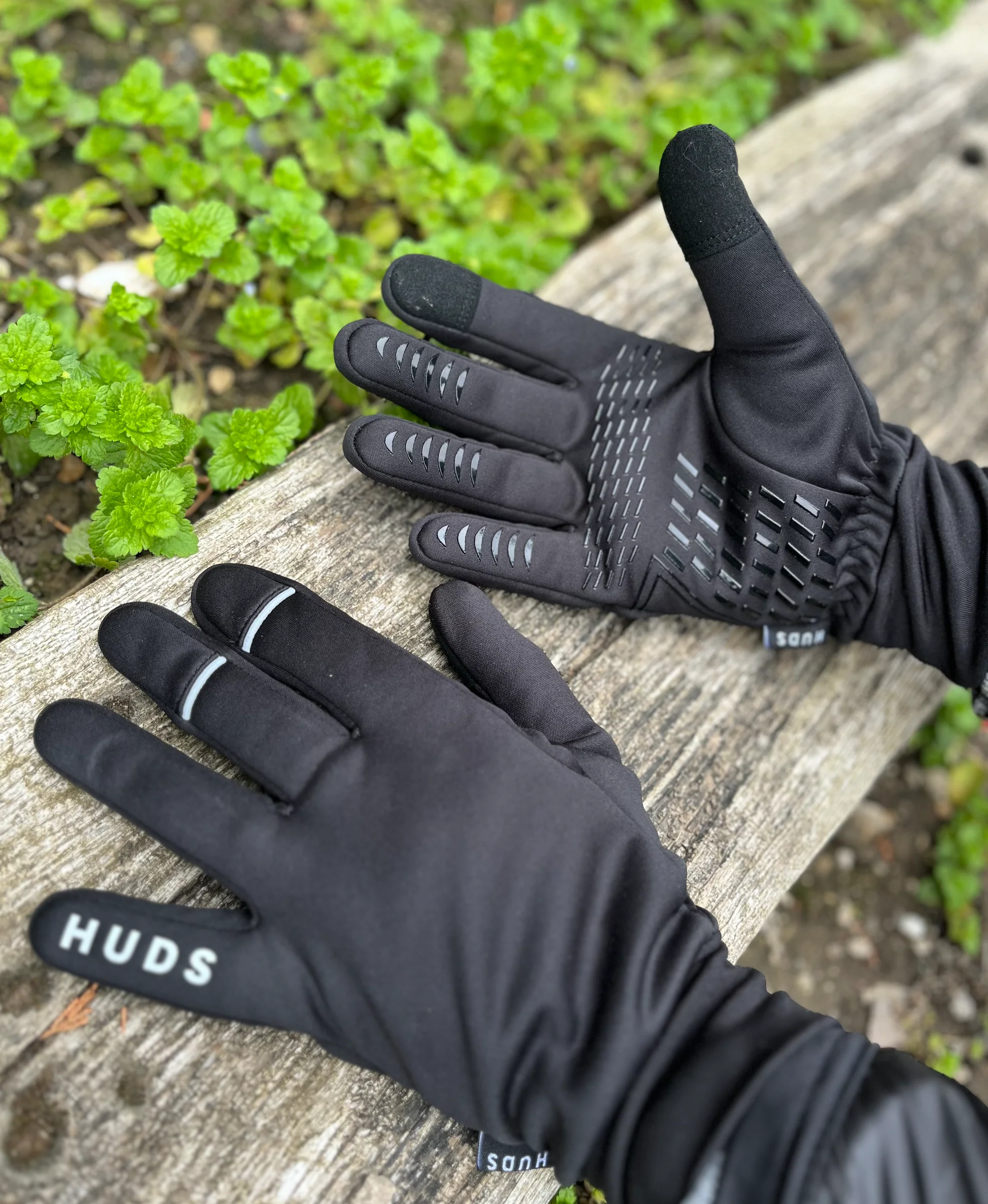 HUDS Water Resistant Cycling Winter Gloves In Black or Fluro Yellow - Image 11