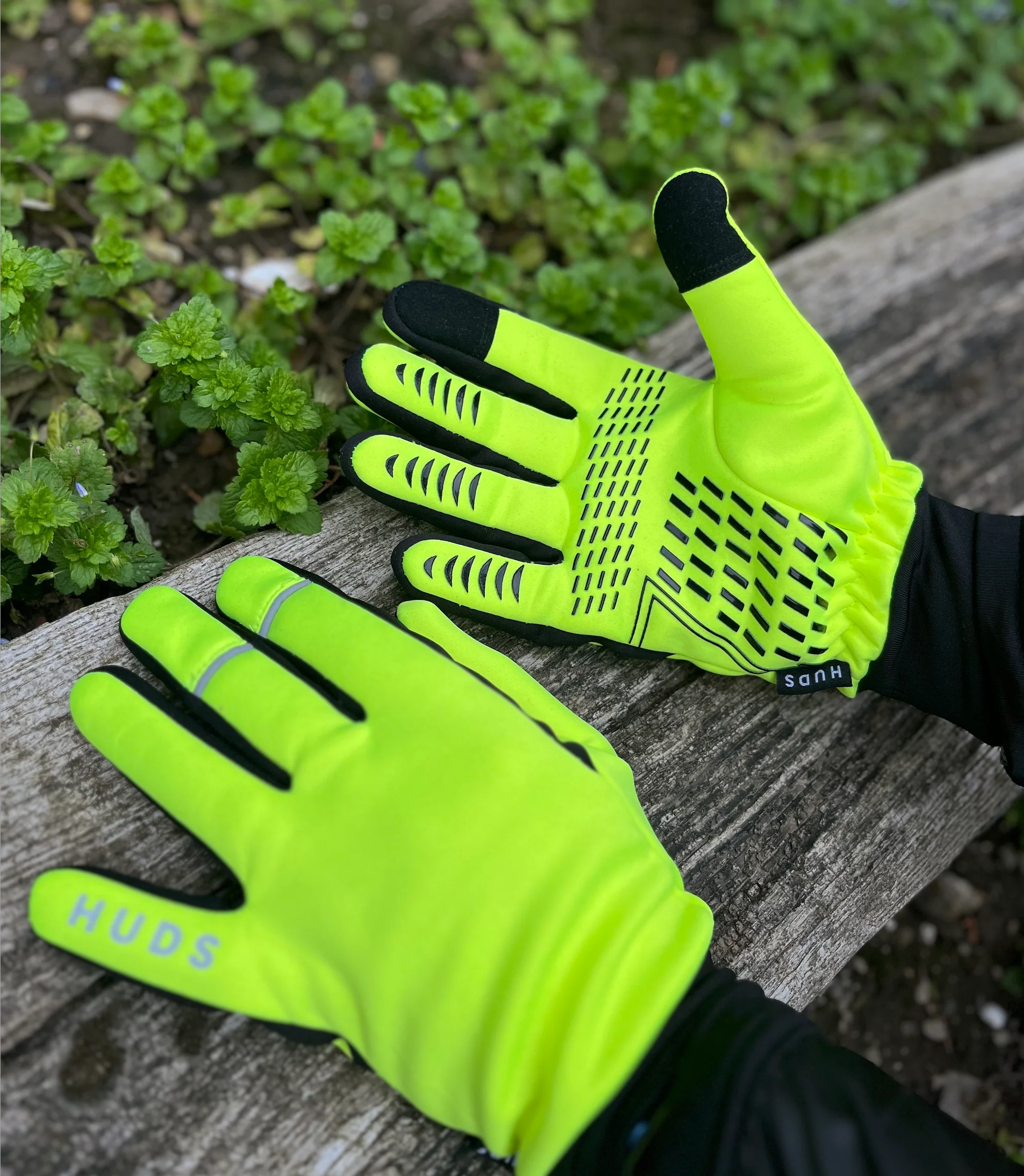 HUDS Water Resistant Cycling Winter Gloves In Black or Fluro Yellow - Image 13