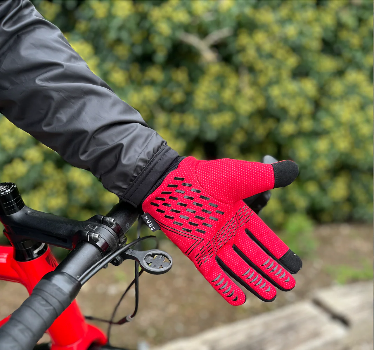 HUDS Wind Stop Thermal Lined Lightweight Warm Cycling Winter Gloves In Red - Image 5