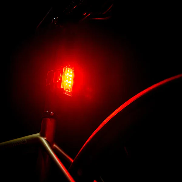 Lezyne Strip Drive Pro 400+ USB-C Charging Waterproof Rear Light - Image 2