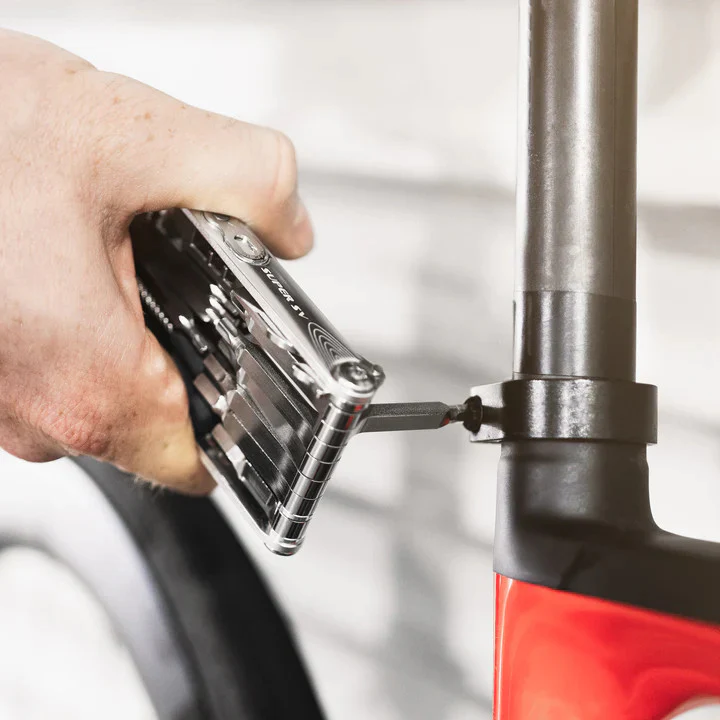 Lezyne Super SV23 Multi Tool Set Ideal For Tubeless In Silver - Image 5