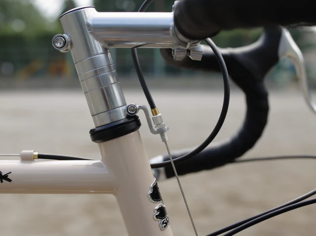 Nitto AS-11 Alloy Front Cable Hanger  1" Quill Stem | 22.2m Clamp | Silver - Image 4