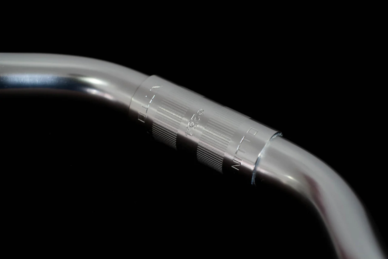 Nitto B220AA Riser Handlebar 25.4mm Clamp | 480mm Width In Silver - Image 3