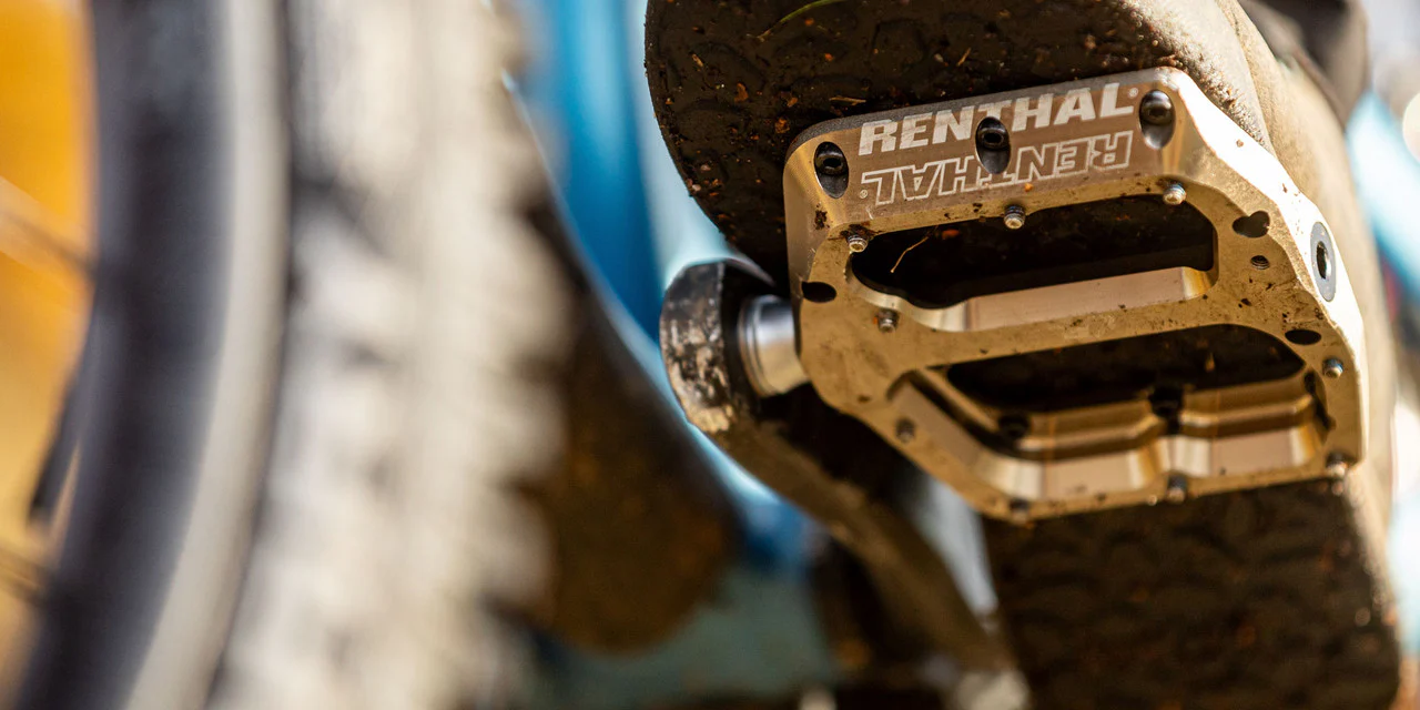 Renthal Revo-F Flat MTB Downhill Platform Pedals | Alu Gold - Image 2
