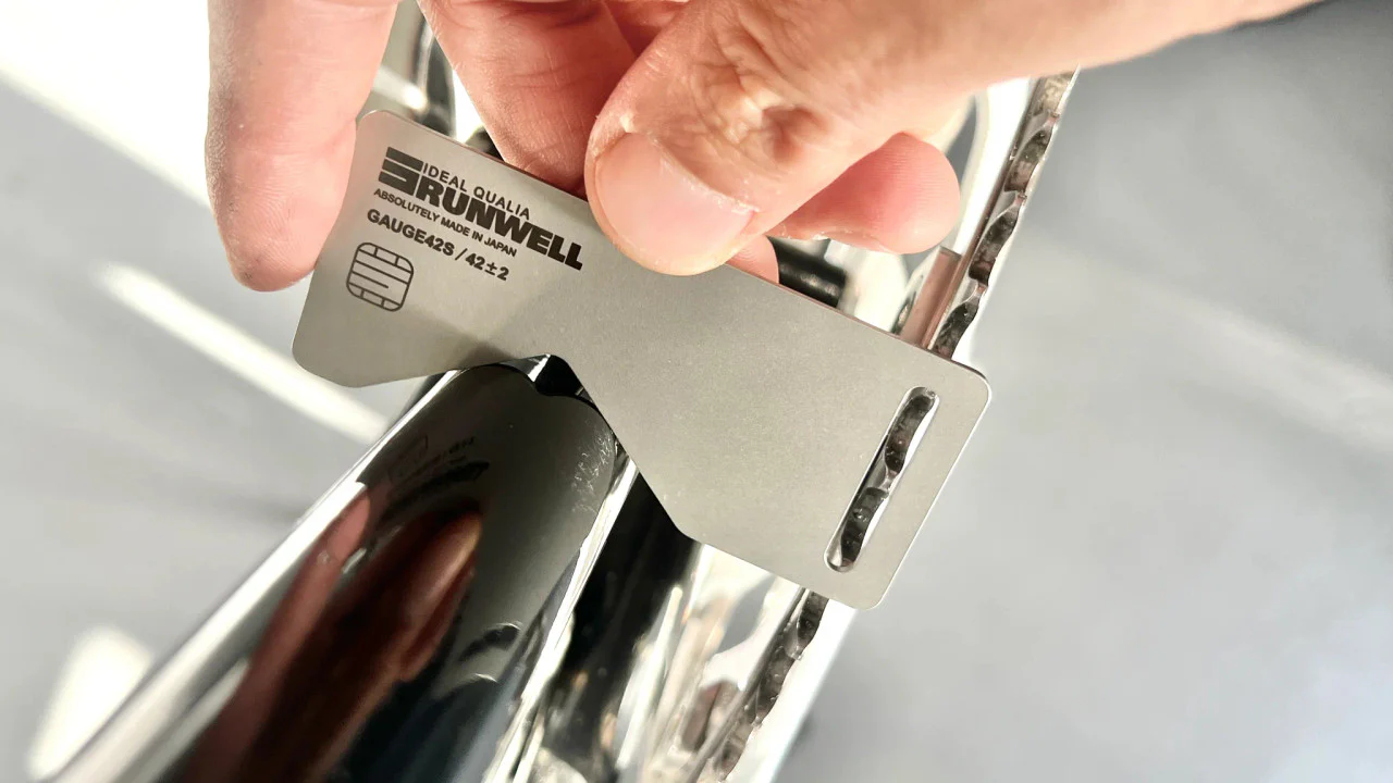 Runwell  Stainless Steel Track Chain Line Gauge 42S In Silver - Image 4