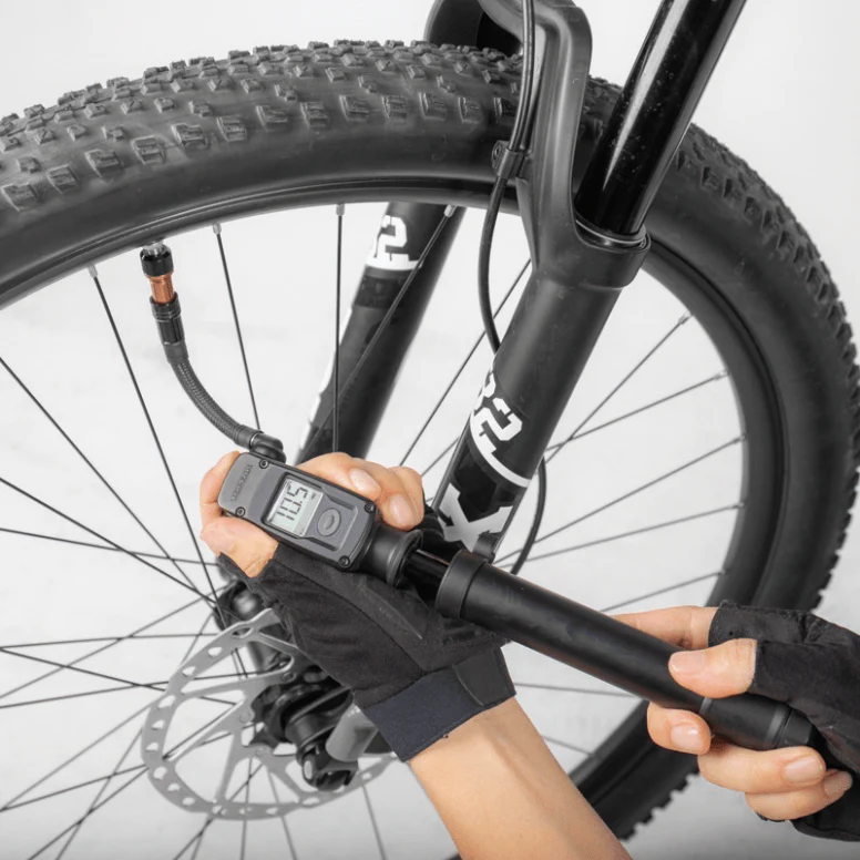 Topeak Mountain Digital 2Stage Bike Hand Pump - Image 4