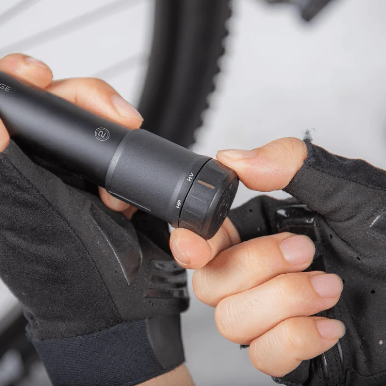 Topeak Mountain Digital 2Stage Bike Hand Pump - Image 5