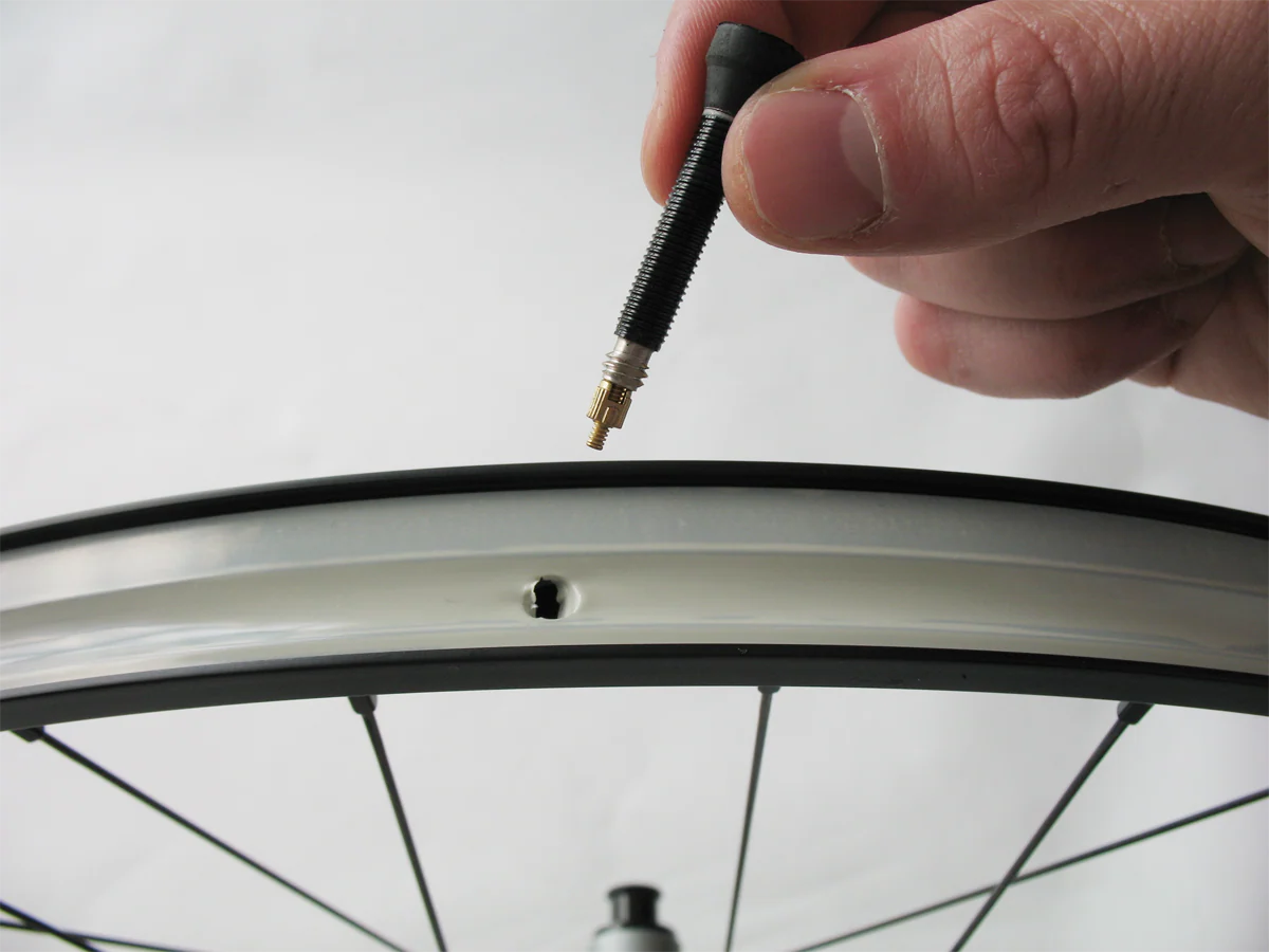 Var Tubeless 29mm Rim Tape - 33m Workshop Length - Image 6