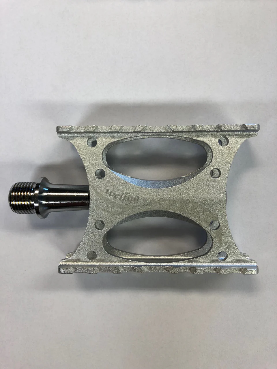 Wellgo R074 Double Sided Narrow Platform Pedals In Silver - Image 3